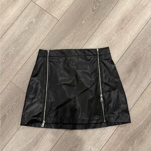 Black Zipper Detail Skirt